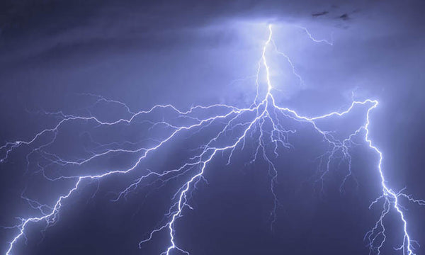 HOW TO STAY SAFE FROM LIGHTNING IN THE BACKCOUNTRY (ACCORDING TO A METEOROLOGIST)